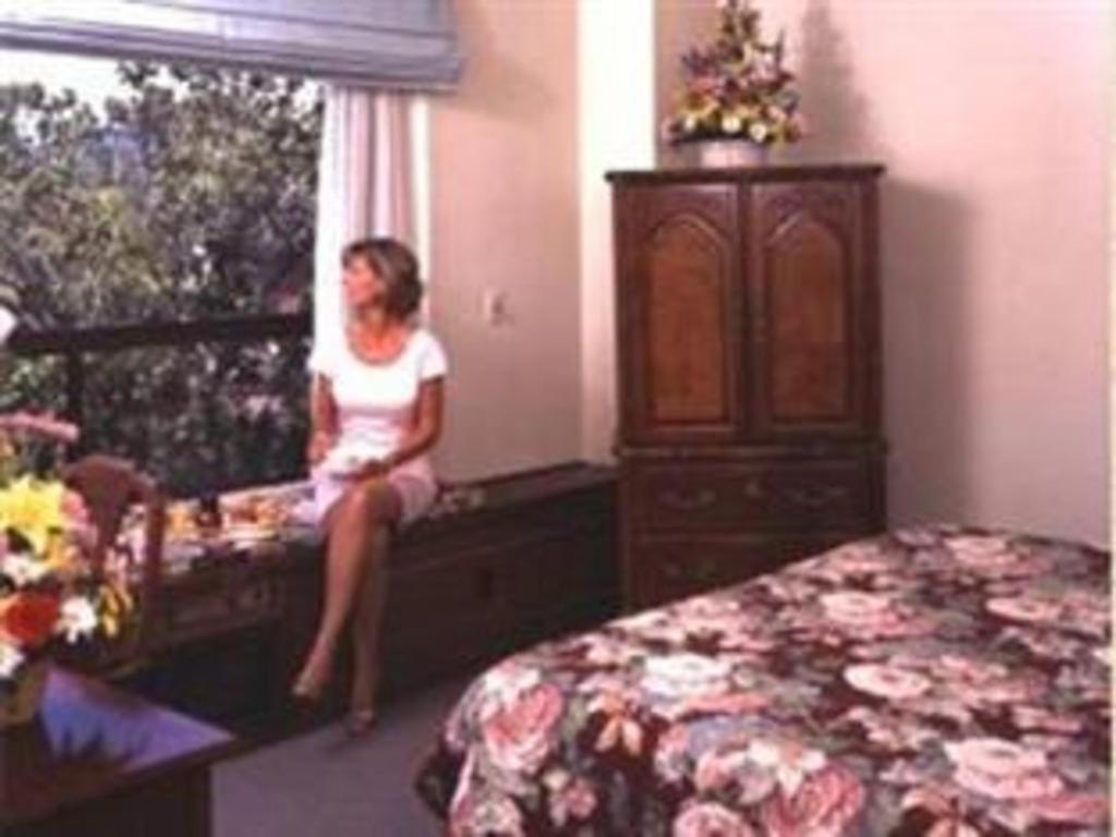 Hilgard House Westwood Village Hotel