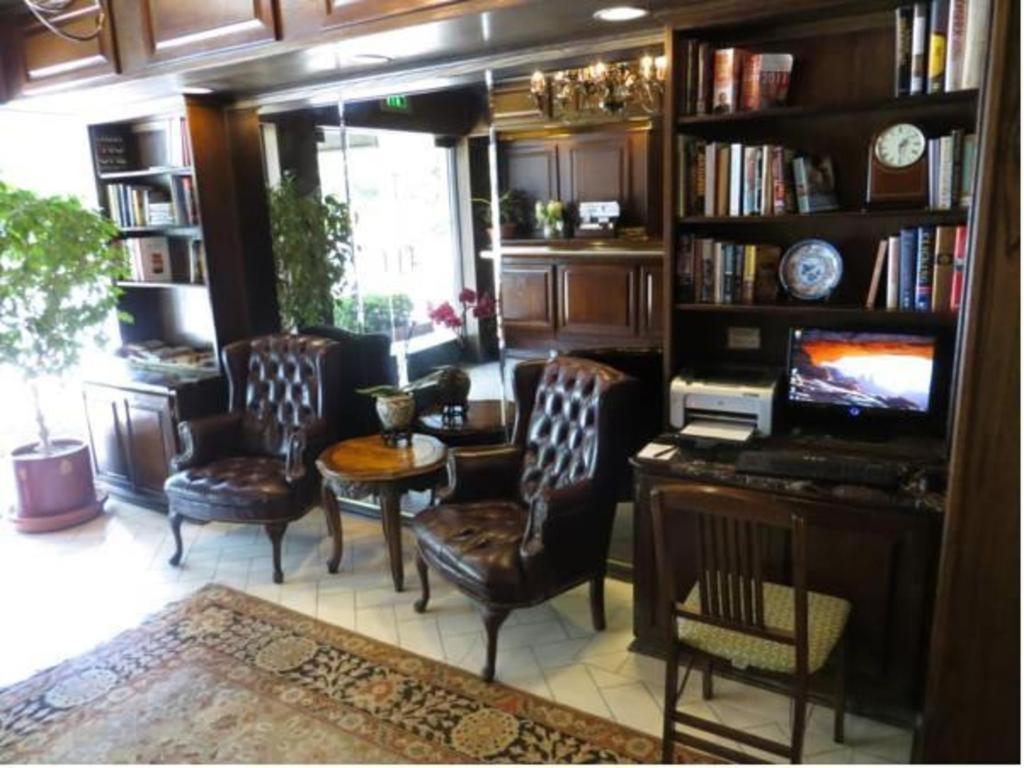 Hilgard House Westwood Village * Los Angeles
