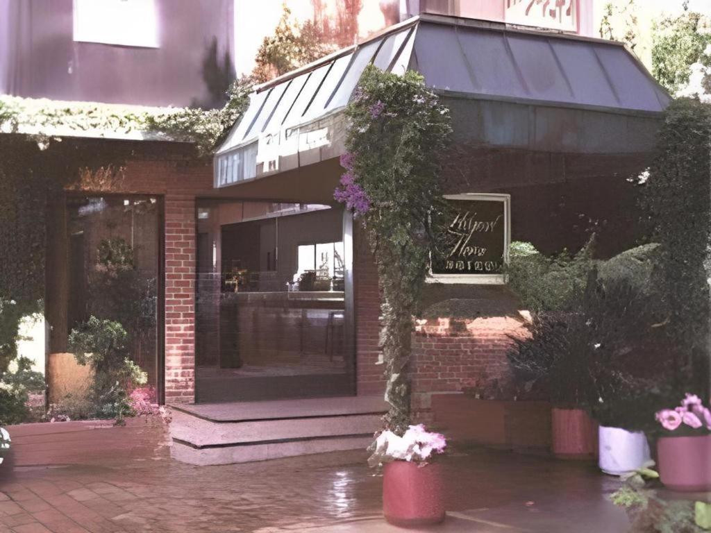 Hilgard House Westwood Village Hotel