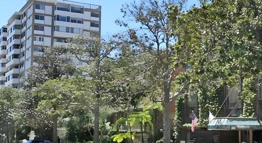 Hilgard House Westwood Village * Los Angeles