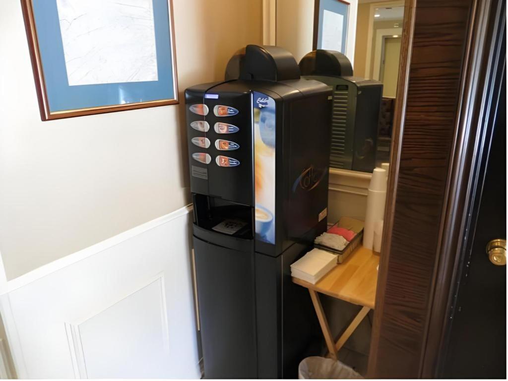 Hilgard House Westwood Village Hotel *